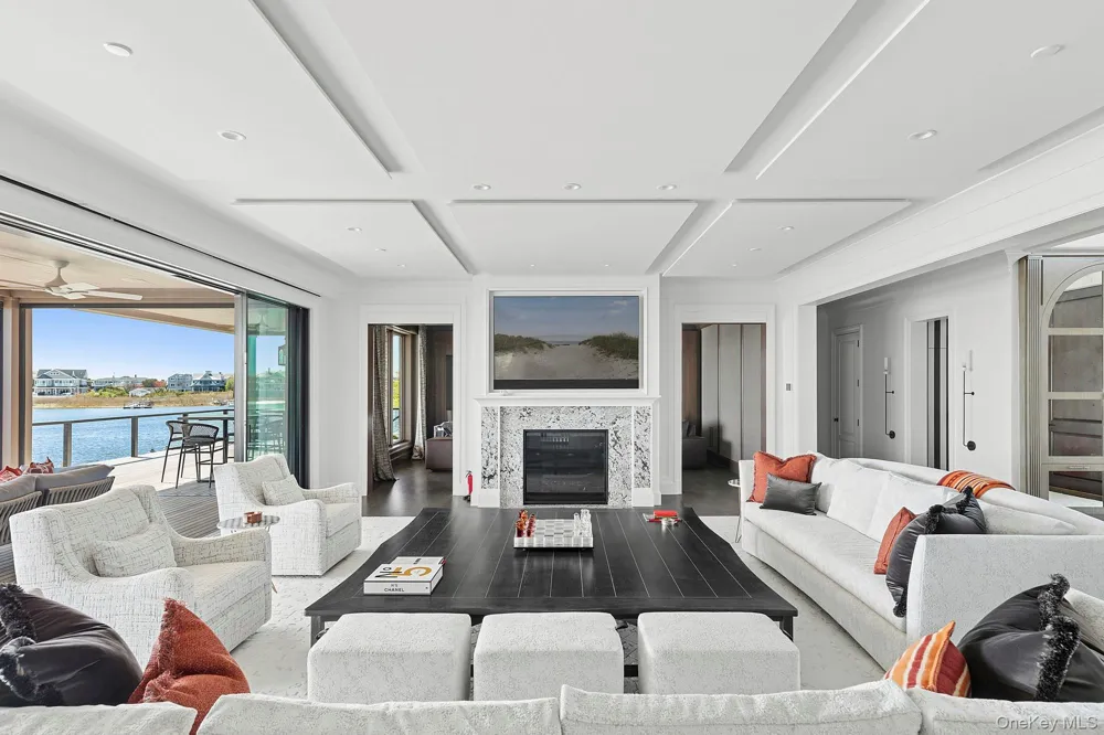 34 Westbridge Road Westhampton Beach, NY 11978