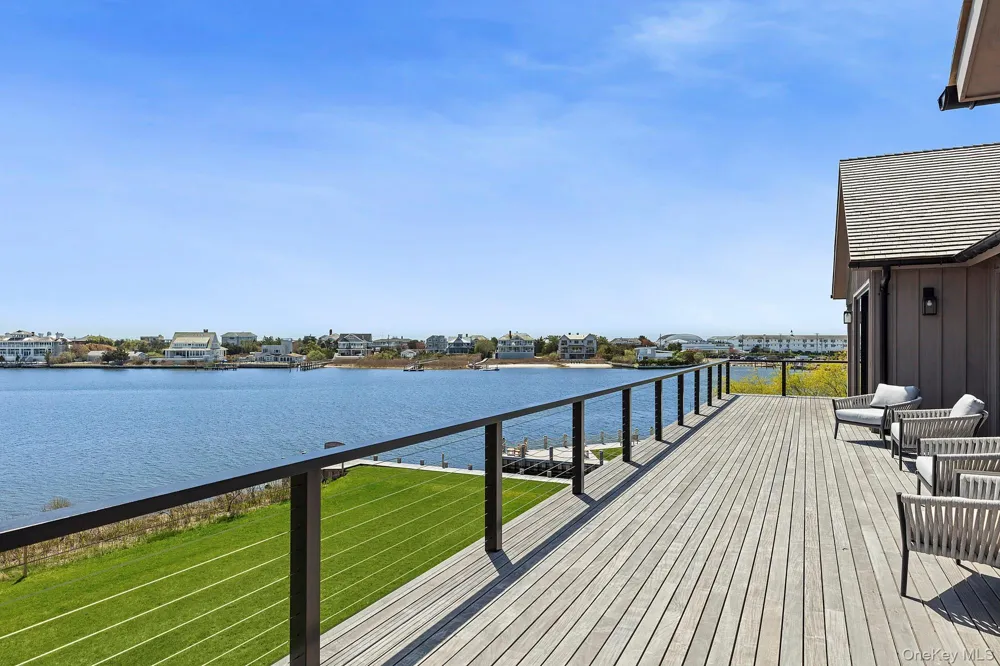 34 Westbridge Road Westhampton Beach, NY 11978