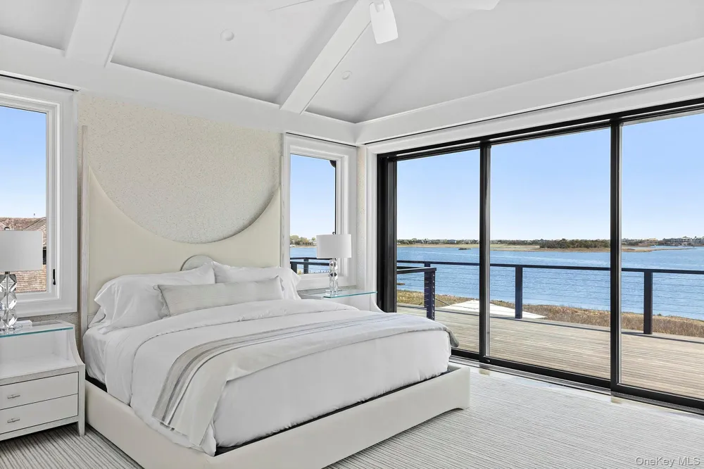 34 Westbridge Road Westhampton Beach, NY 11978
