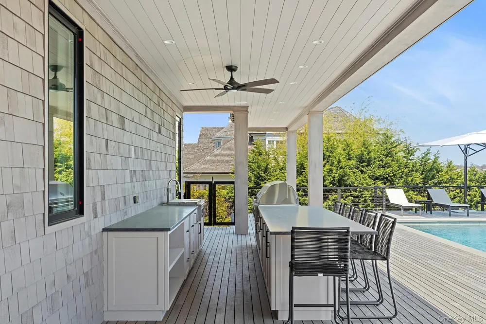 34 Westbridge Road Westhampton Beach, NY 11978