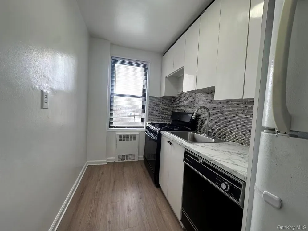 150-11 72nd Road #6F Flushing, NY 11367