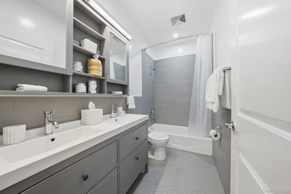 236 W 112th Street #2 New York (Manhattan), NY 10026