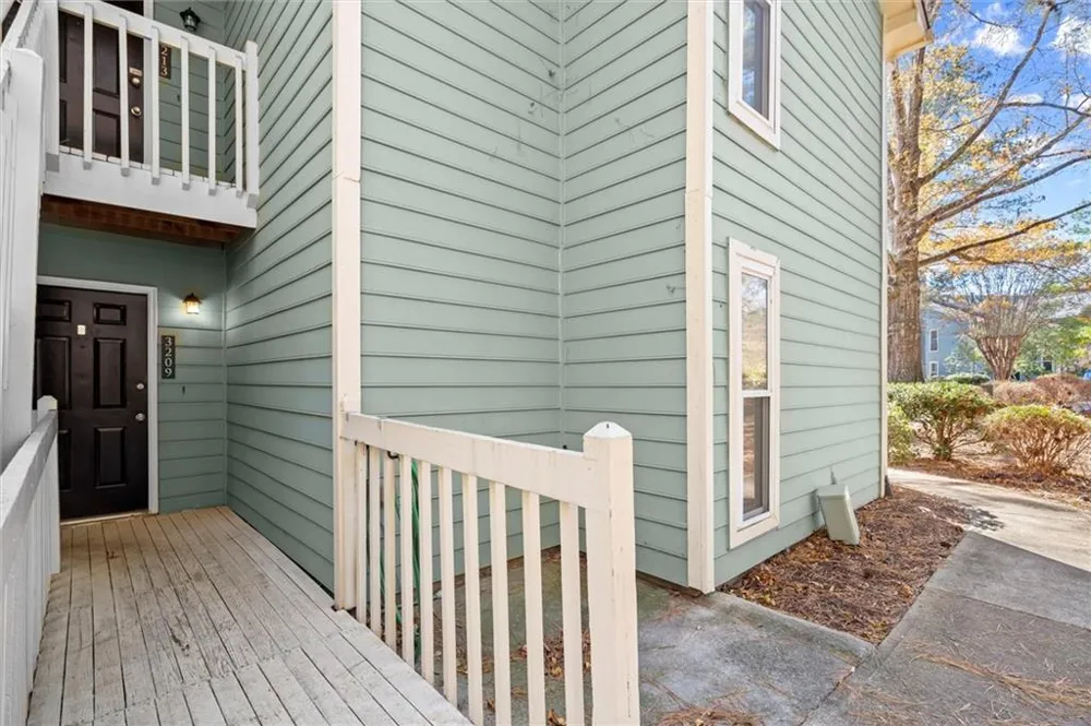3209 Canyon Point Circle Roswell, GA 30076