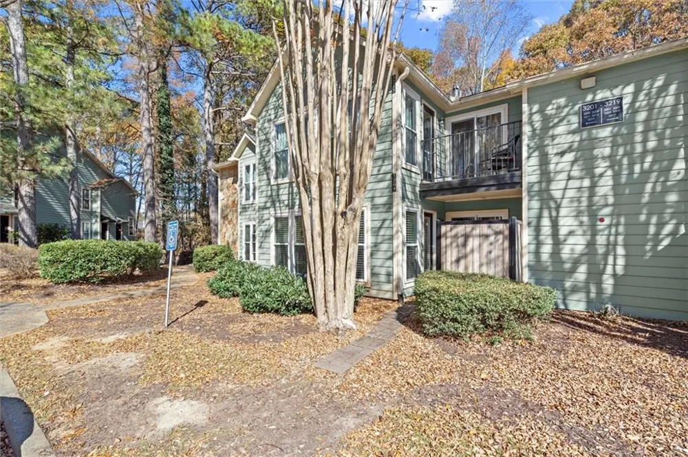 3209 Canyon Point Circle Roswell, GA 30076