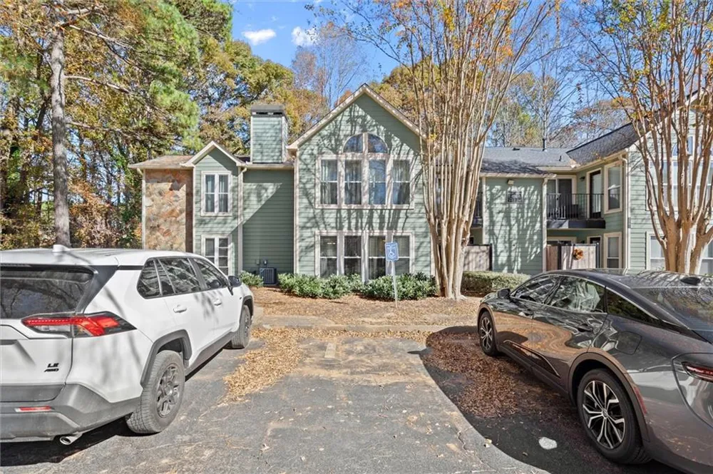 3209 Canyon Point Circle Roswell, GA 30076
