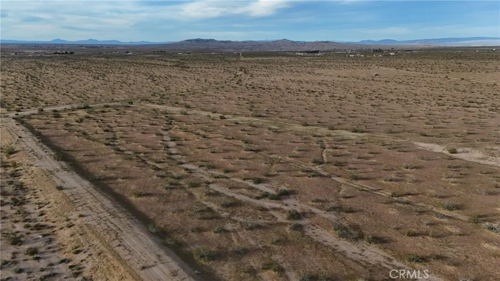 715 Corral Road Helendale, CA 92342