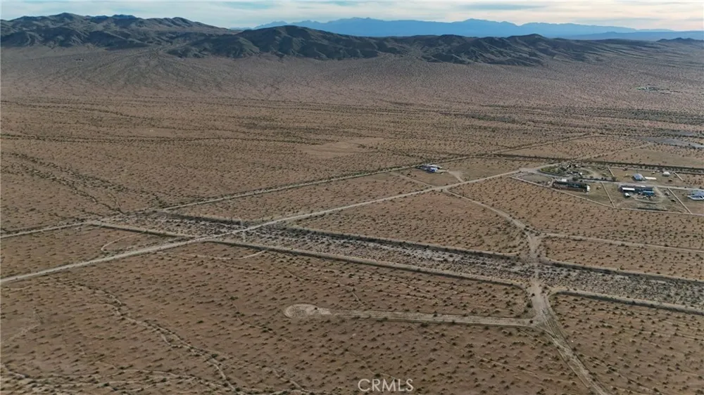 715 Corral Road Helendale, CA 92342
