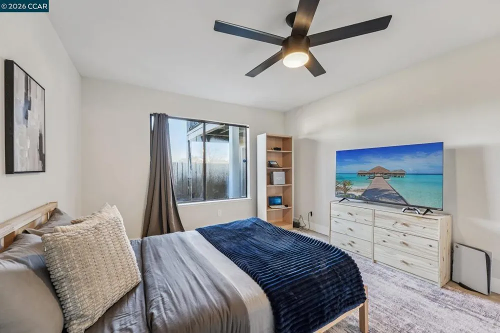2 Lakeview Ct Novato, CA 94947