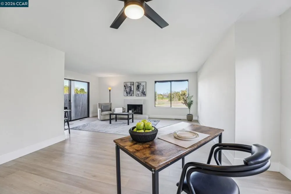 2 Lakeview Ct Novato, CA 94947