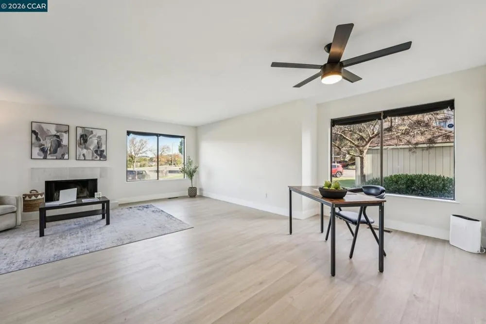 2 Lakeview Ct Novato, CA 94947
