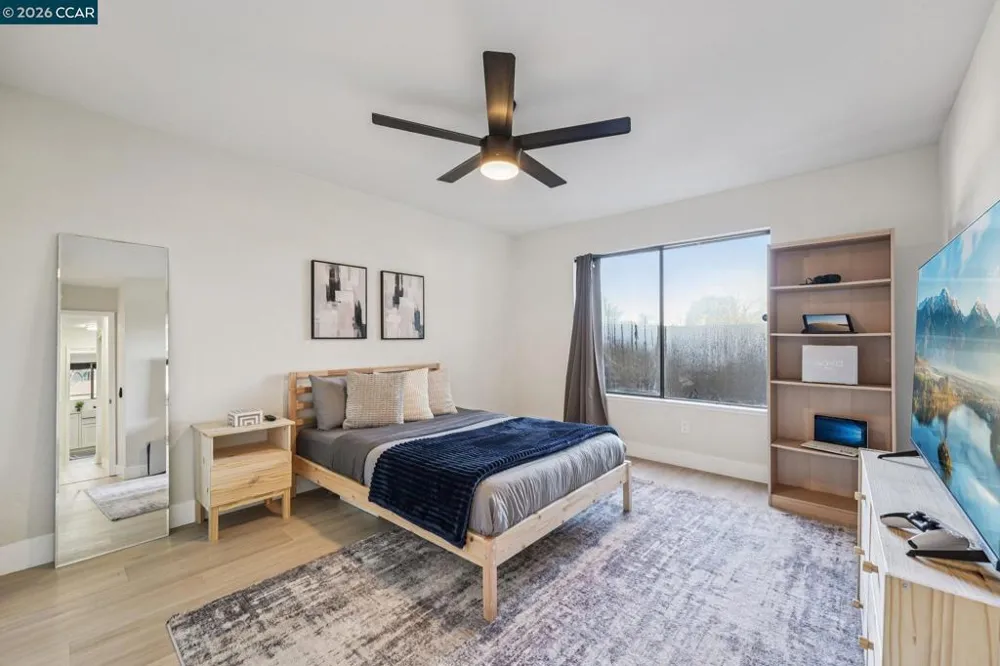 2 Lakeview Ct Novato, CA 94947