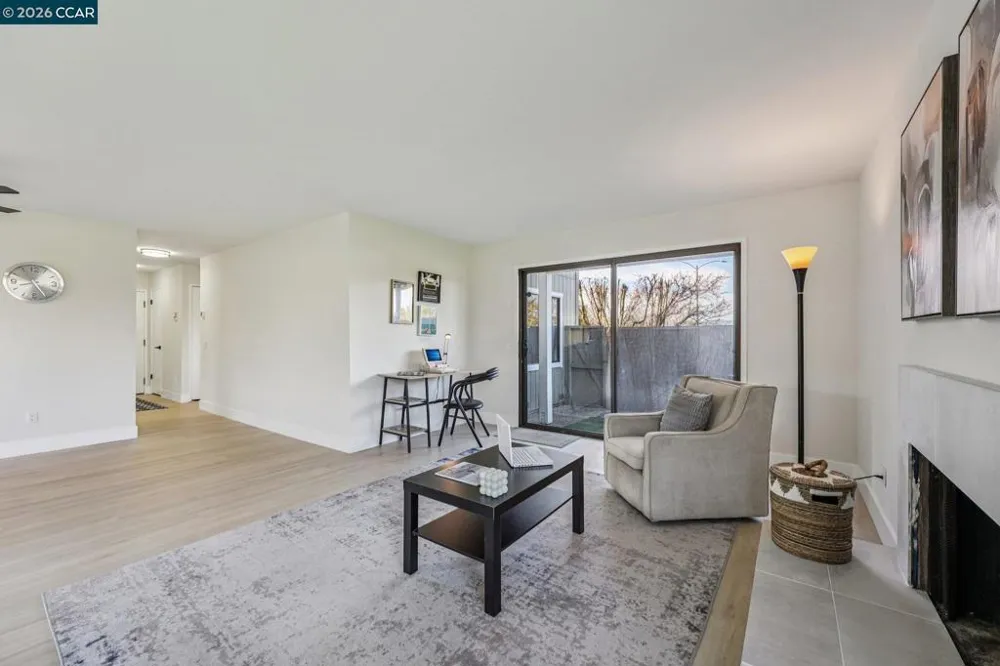 2 Lakeview Ct Novato, CA 94947