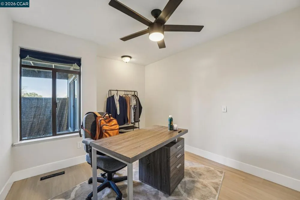 2 Lakeview Ct Novato, CA 94947