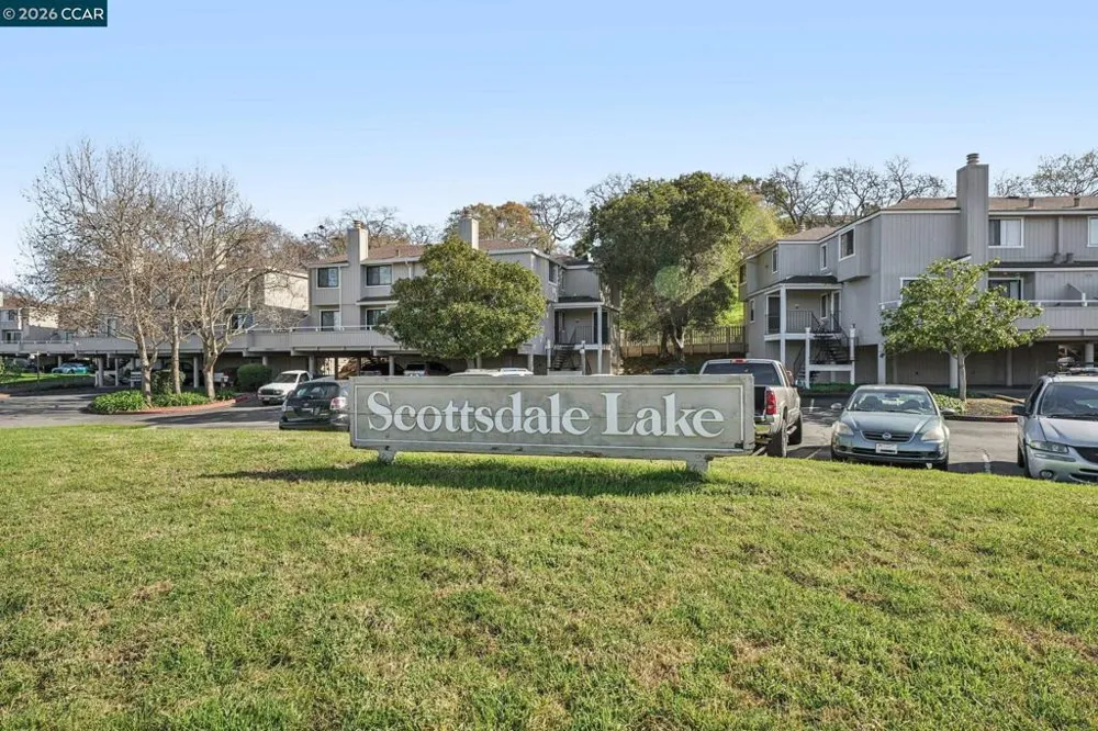 2 Lakeview Ct Novato, CA 94947