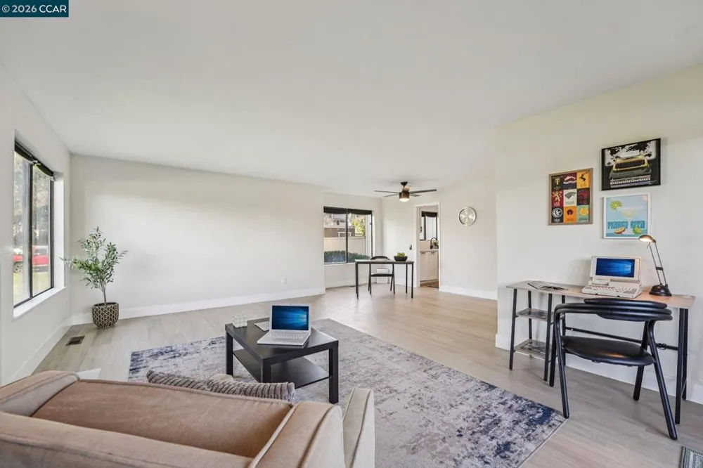 2 Lakeview Ct Novato, CA 94947