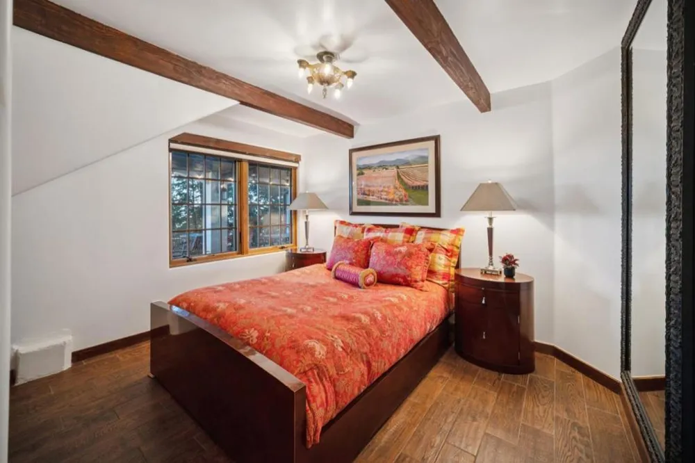 25200 Loma Prieta Avenue Los Gatos, CA 95033
