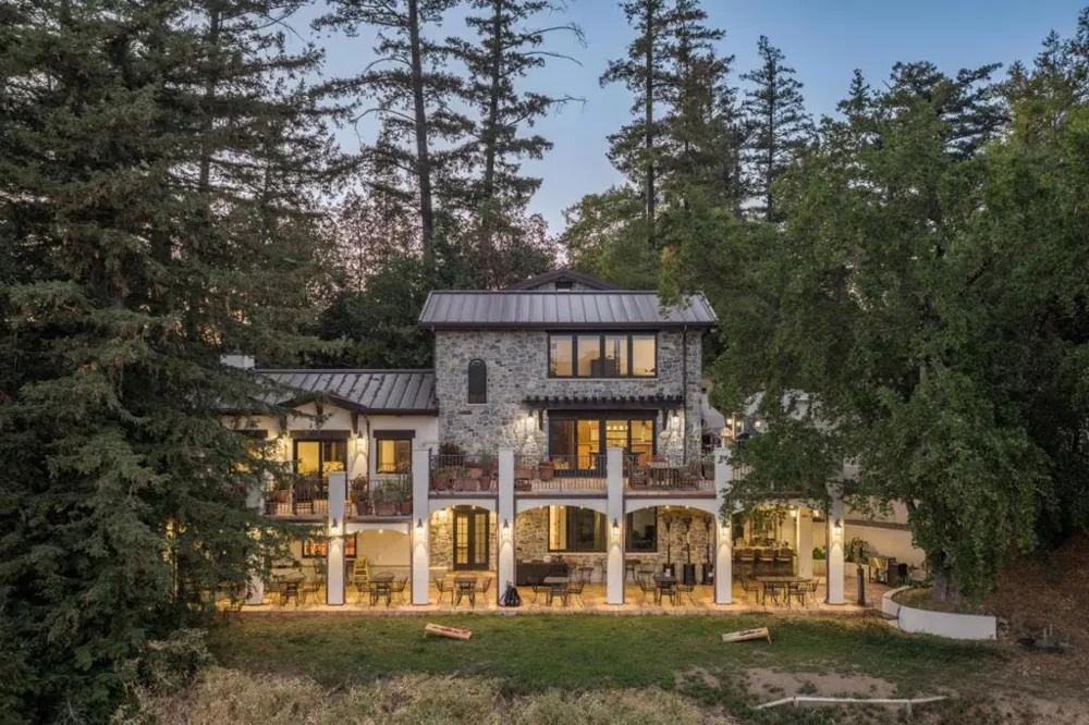 25200 Loma Prieta Avenue Los Gatos, CA 95033