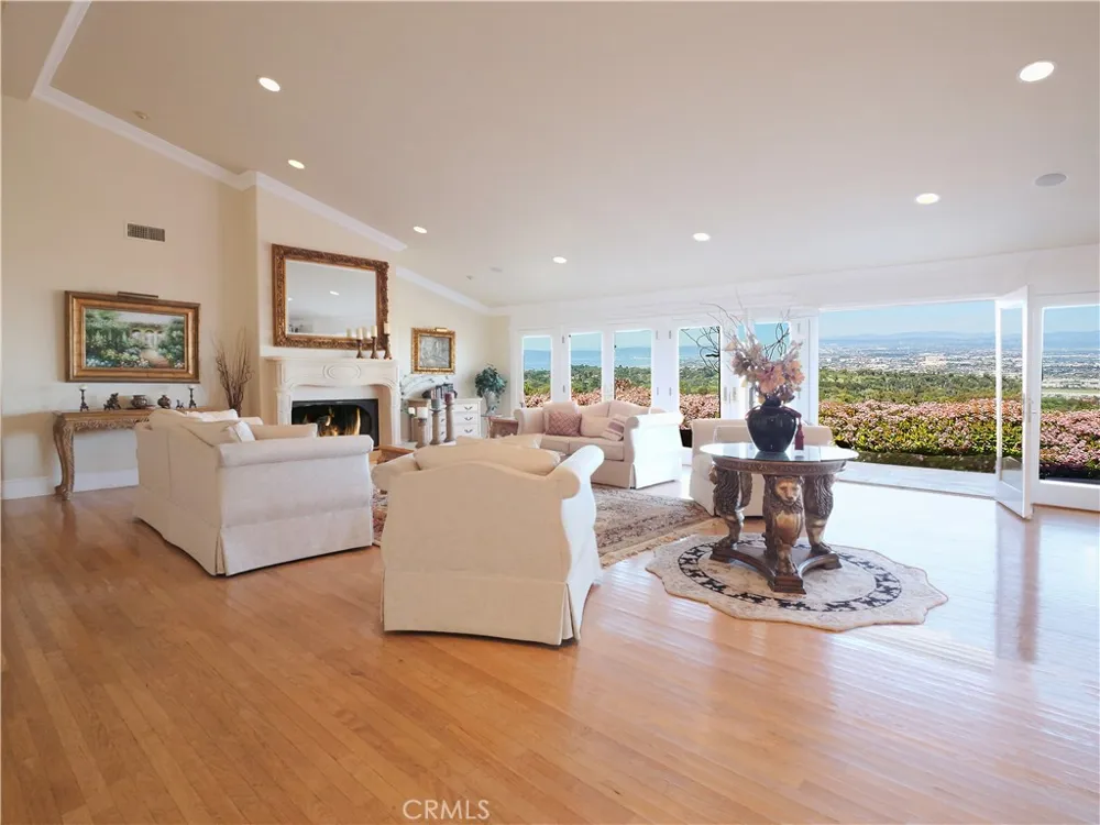 49 Saddleback Rolling Hills, CA 90274