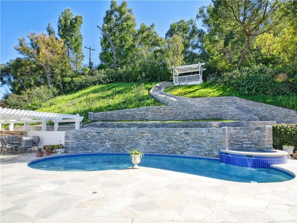 49 Saddleback Rolling Hills, CA 90274