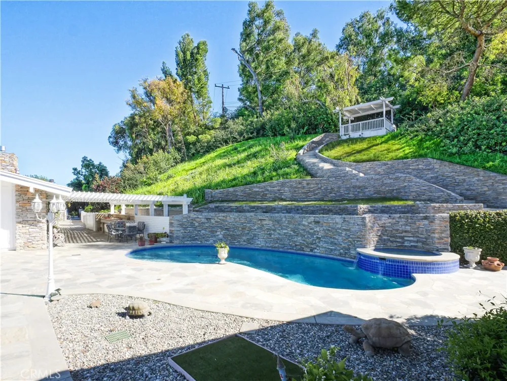 49 Saddleback Rolling Hills, CA 90274