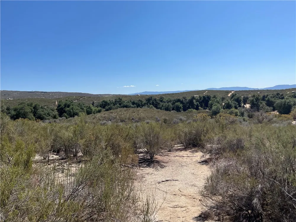 35010 Willow Creek Rd. Hemet, CA 92544