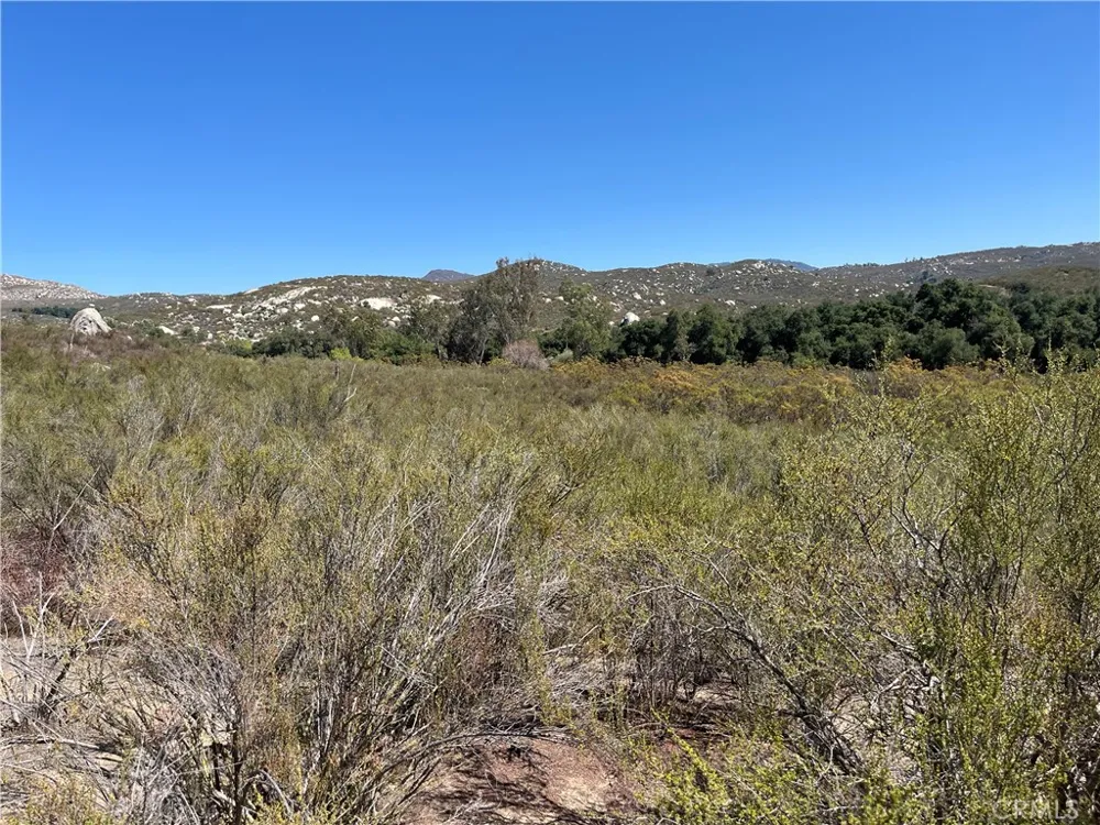 35010 Willow Creek Rd. Hemet, CA 92544
