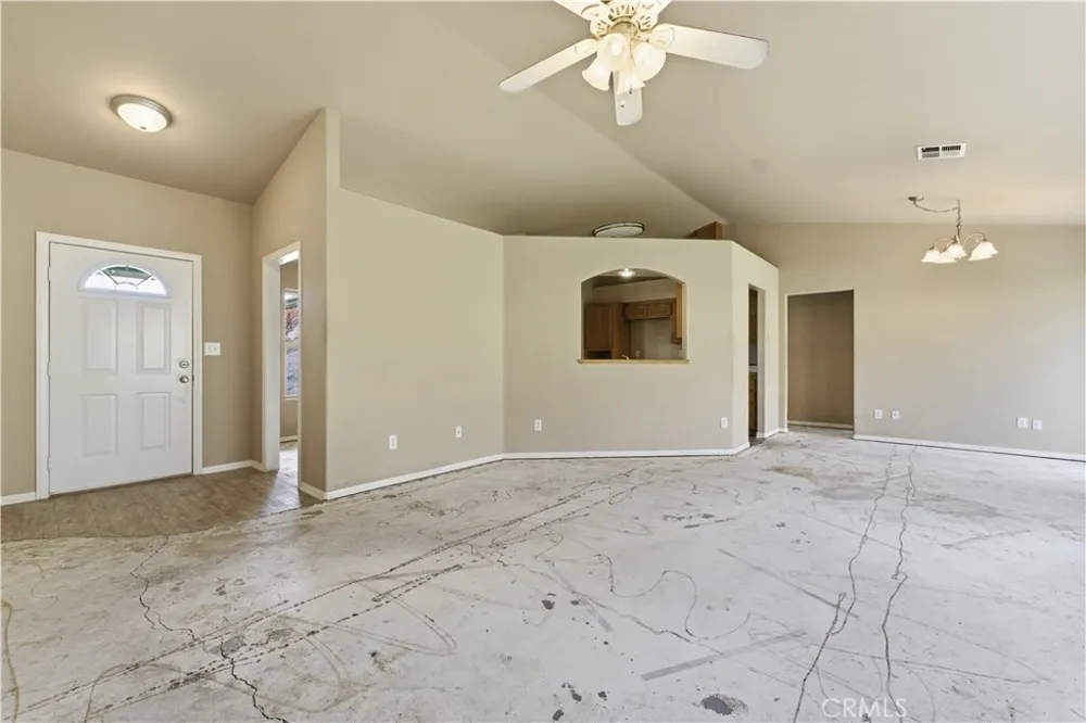 21276 White Pine #39 Tehachapi, CA 93561