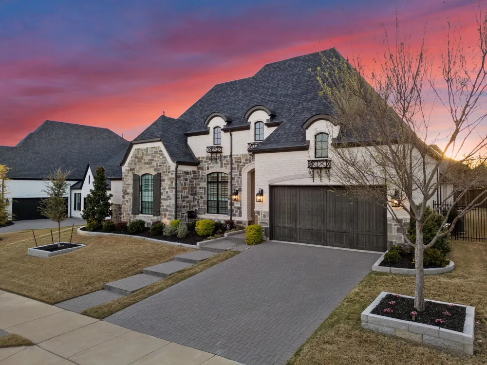 731 Country Brook Lane Prosper, TX 75078