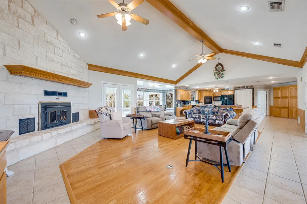 2290 County Road 27300 Honey Grove, TX 75446
