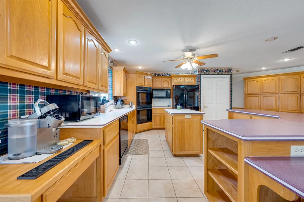 2290 County Road 27300 Honey Grove, TX 75446