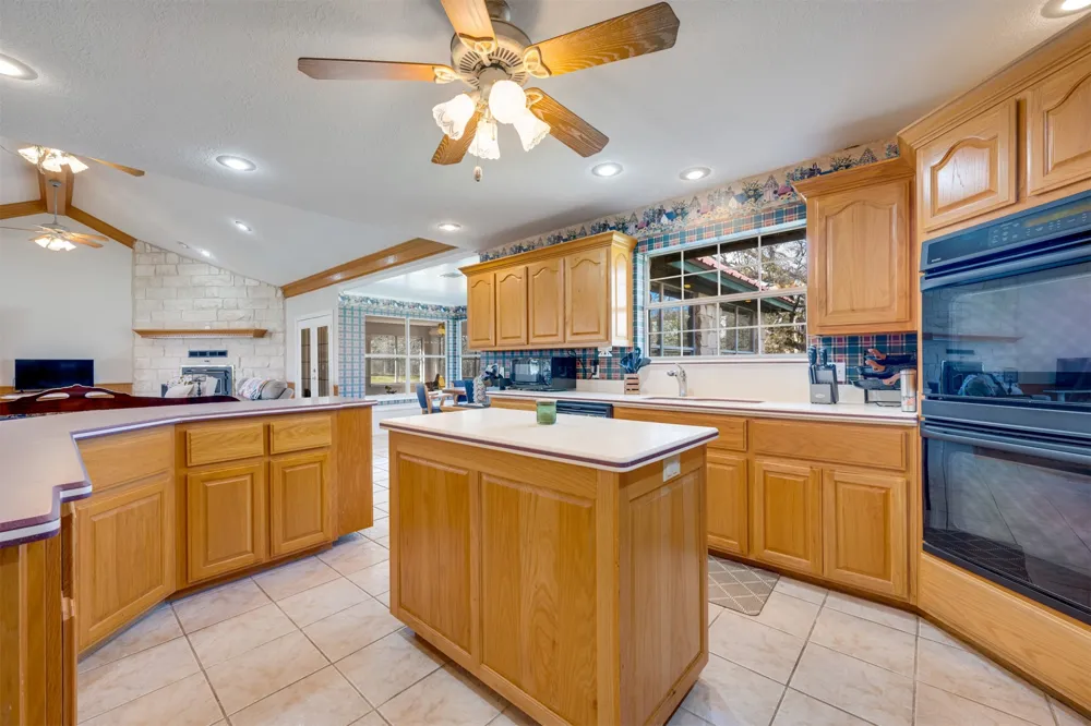 2290 County Road 27300 Honey Grove, TX 75446