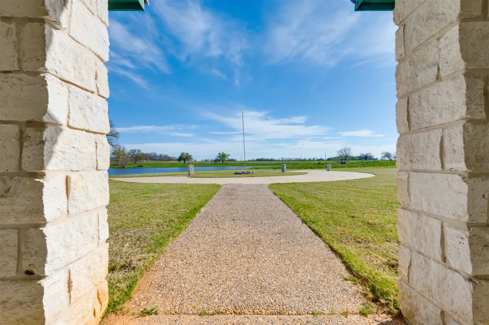 2290 County Road 27300 Honey Grove, TX 75446
