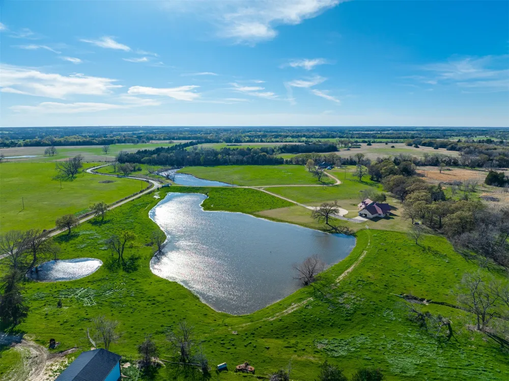 2290 County Road 27300 Honey Grove, TX 75446