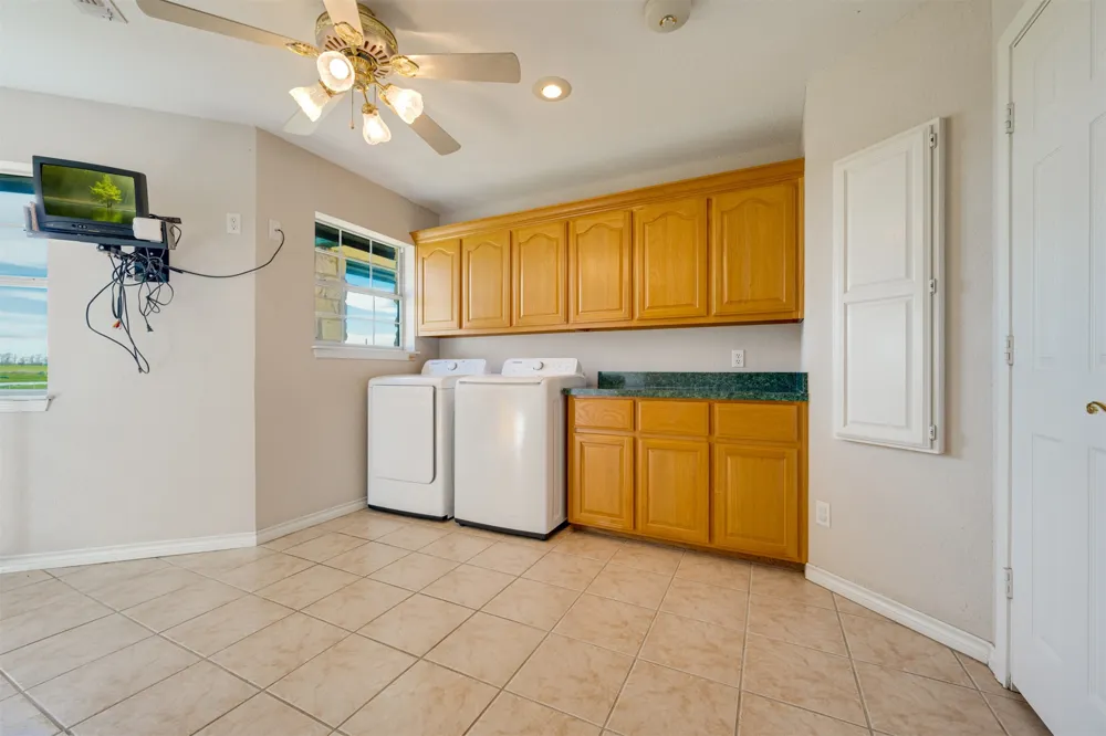 2290 County Road 27300 Honey Grove, TX 75446
