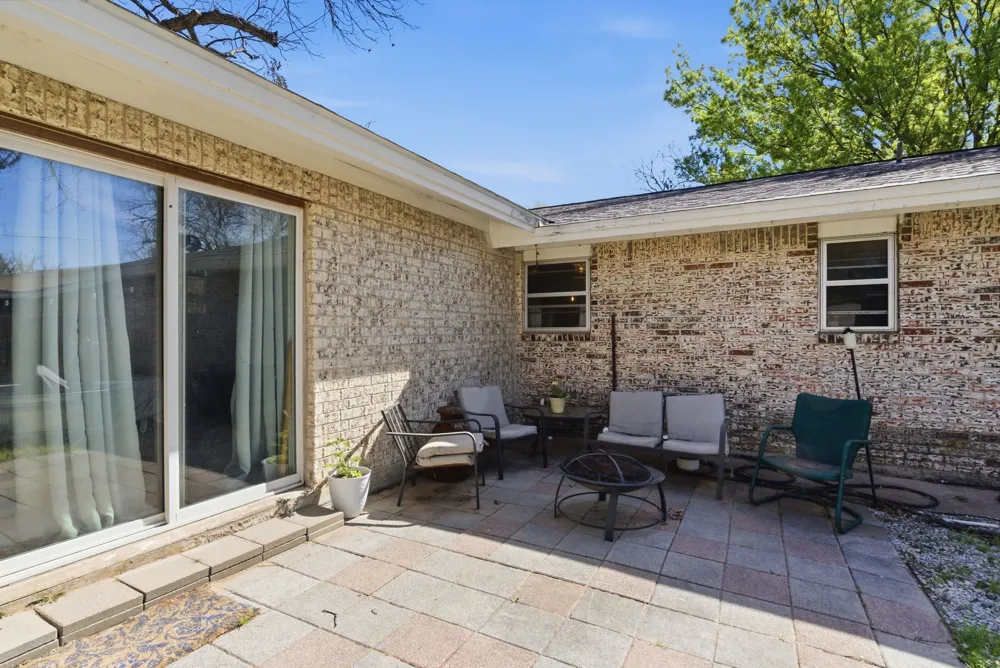 1224 Texas Street De Leon, TX 76444