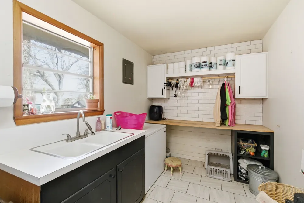 1224 Texas Street De Leon, TX 76444