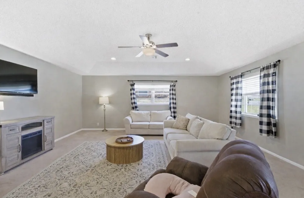 1224 Texas Street De Leon, TX 76444