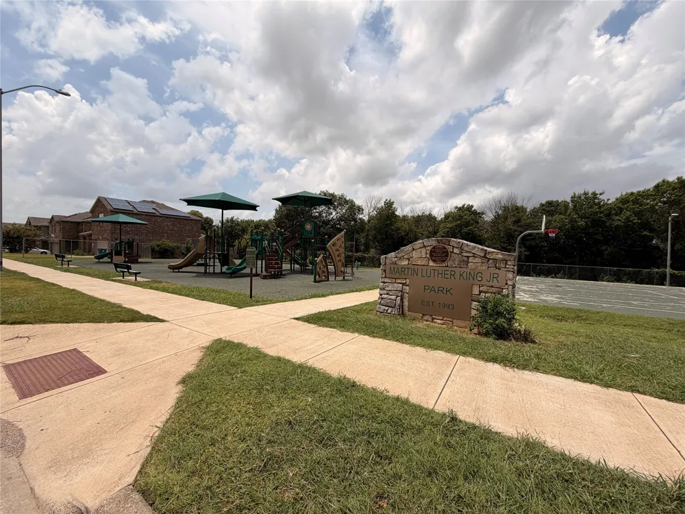 950 Bluff View Drive Hutchins, TX 75141