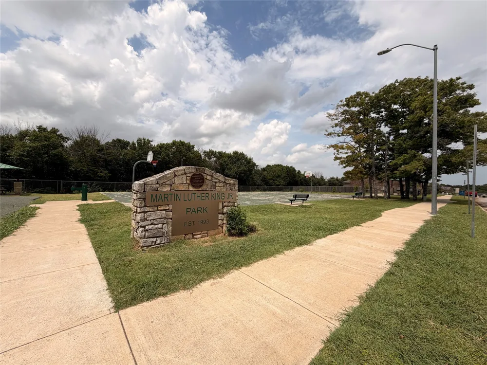 950 Bluff View Drive Hutchins, TX 75141