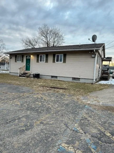 1302 Eaton Street Albion City, MI 49224