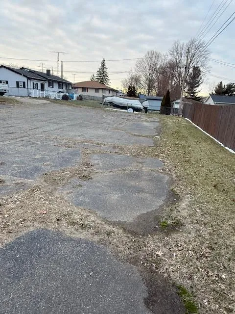1302 Eaton Street Albion City, MI 49224