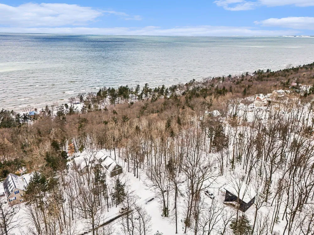 11 Silver Ridge Road Mears, MI 49436