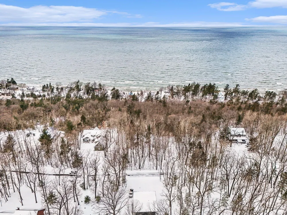 11 Silver Ridge Road Mears, MI 49436