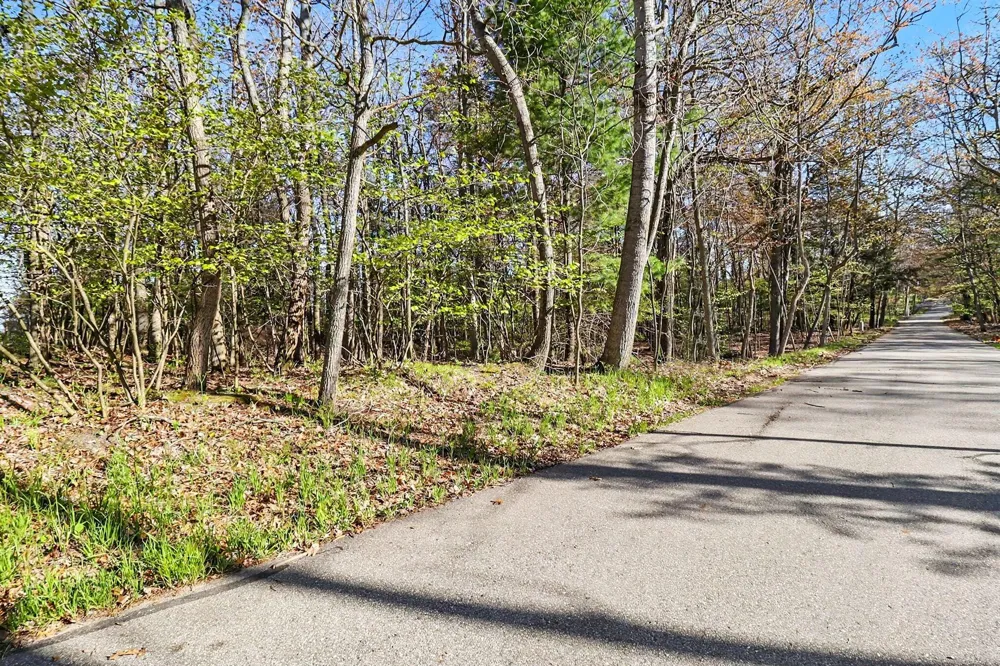 11 Silver Ridge Road Mears, MI 49436