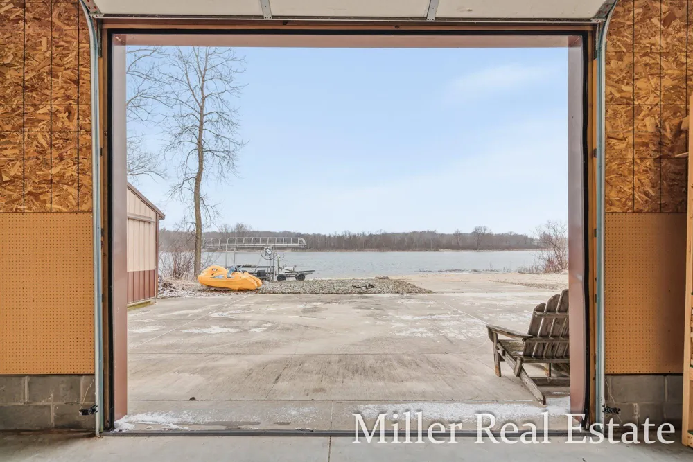 153 Sunset Drive Dowling, MI 49050