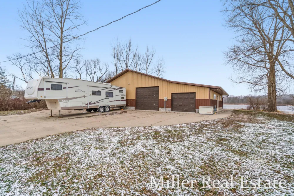 153 Sunset Drive Dowling, MI 49050