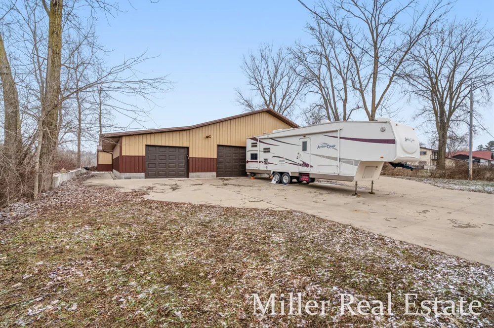 153 Sunset Drive Dowling, MI 49050