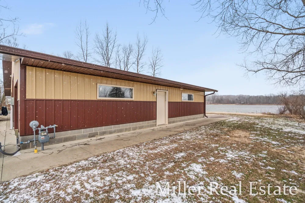 153 Sunset Drive Dowling, MI 49050