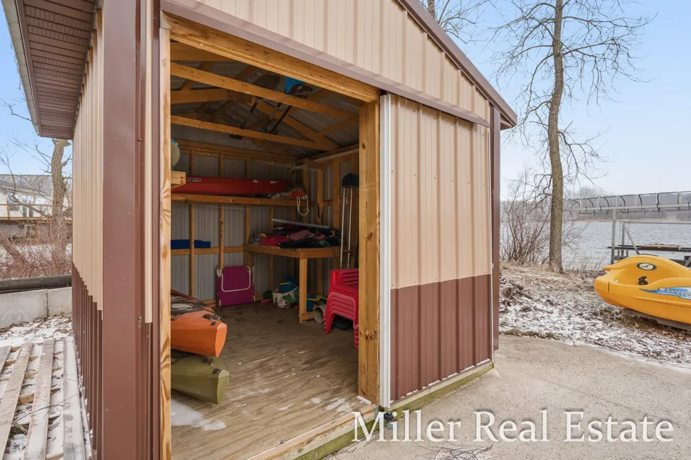 153 Sunset Drive Dowling, MI 49050