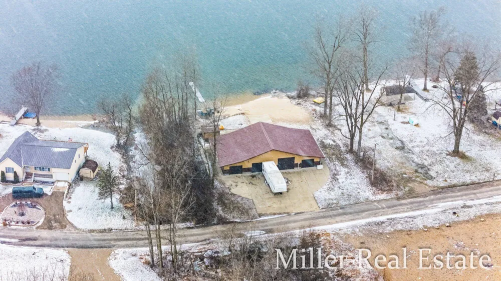 153 Sunset Drive Dowling, MI 49050